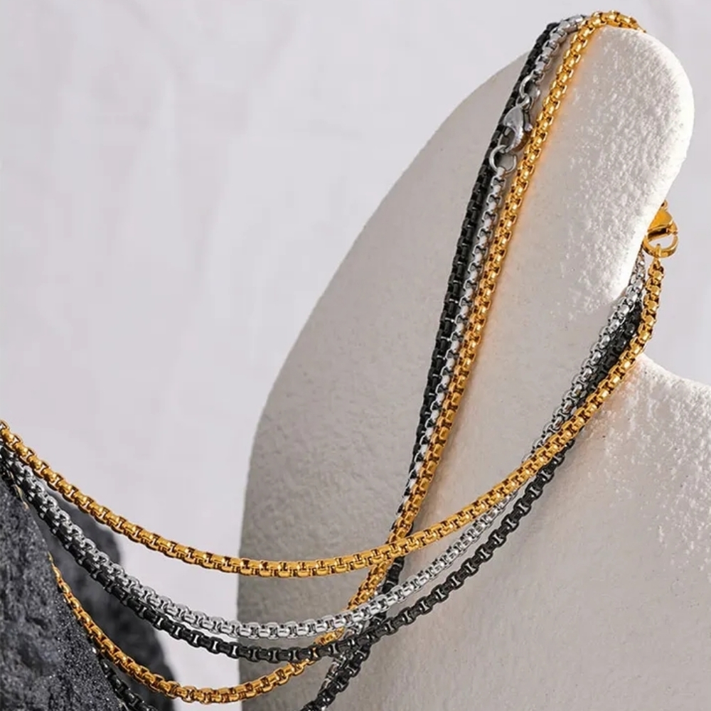 Minimalist Pendant Necklace - Picture 5 of 6